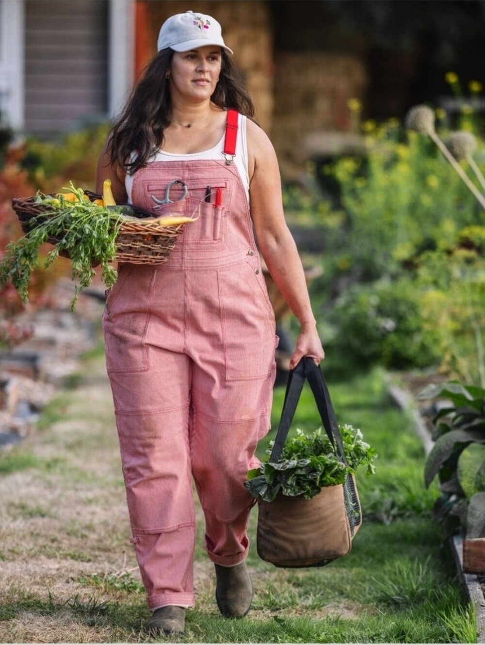 Duluth Women's Rootstock Gardening Overalls Red Stripe Size Large - 31 Inseam